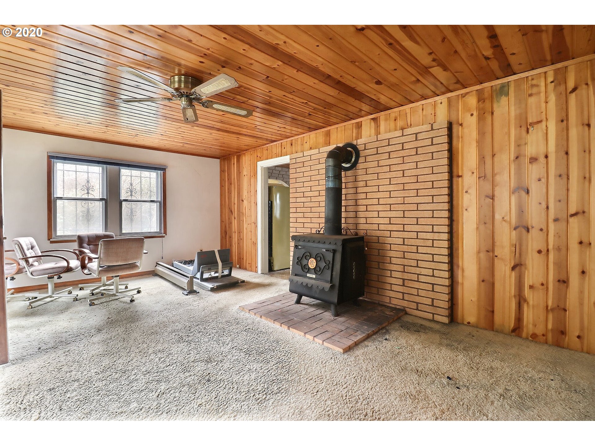 5301 Southeast Jenne Road Portland, OR 97236 - Photo 4 of 21