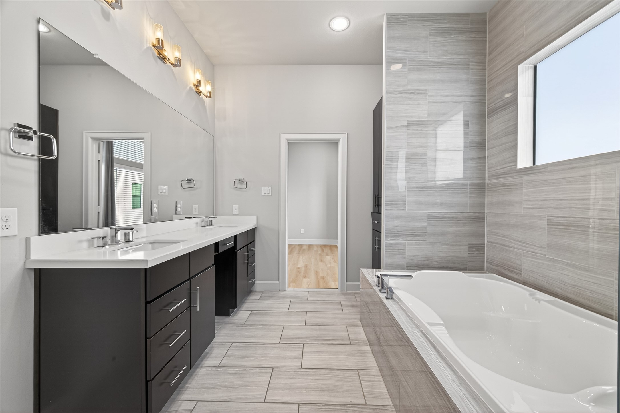 5313 Inker Street Houston, TX 77007 - Photo 6 of 31 Gallery Image 6