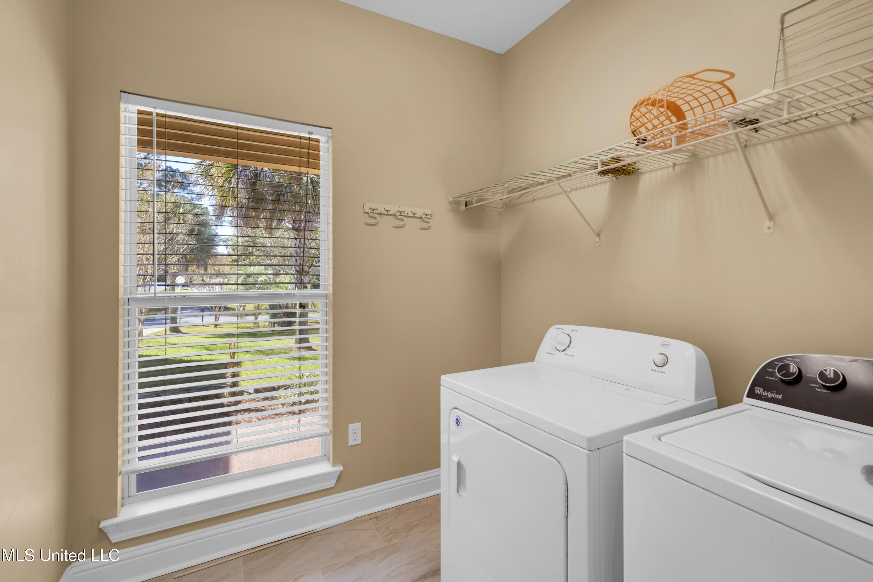6720 Tunica Road Biloxi, MS 39532 - Photo 28 of 44 large laundry room