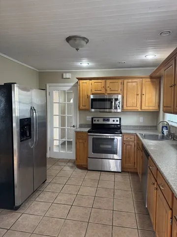 $3,200 | 78 Summer Street, Weymouth, MA 02188