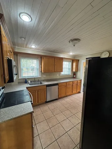 $3,200 | 78 Summer Street, Weymouth, MA 02188