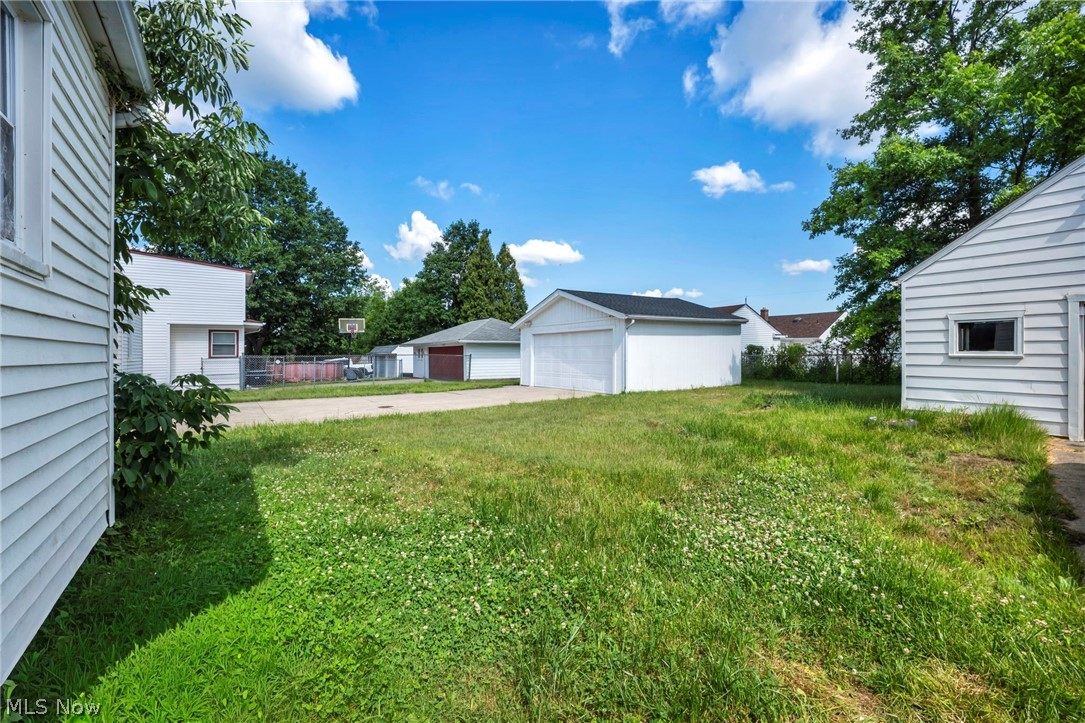 16013 Corkhill Road Maple Heights, OH 44137 - Photo 7 of 39