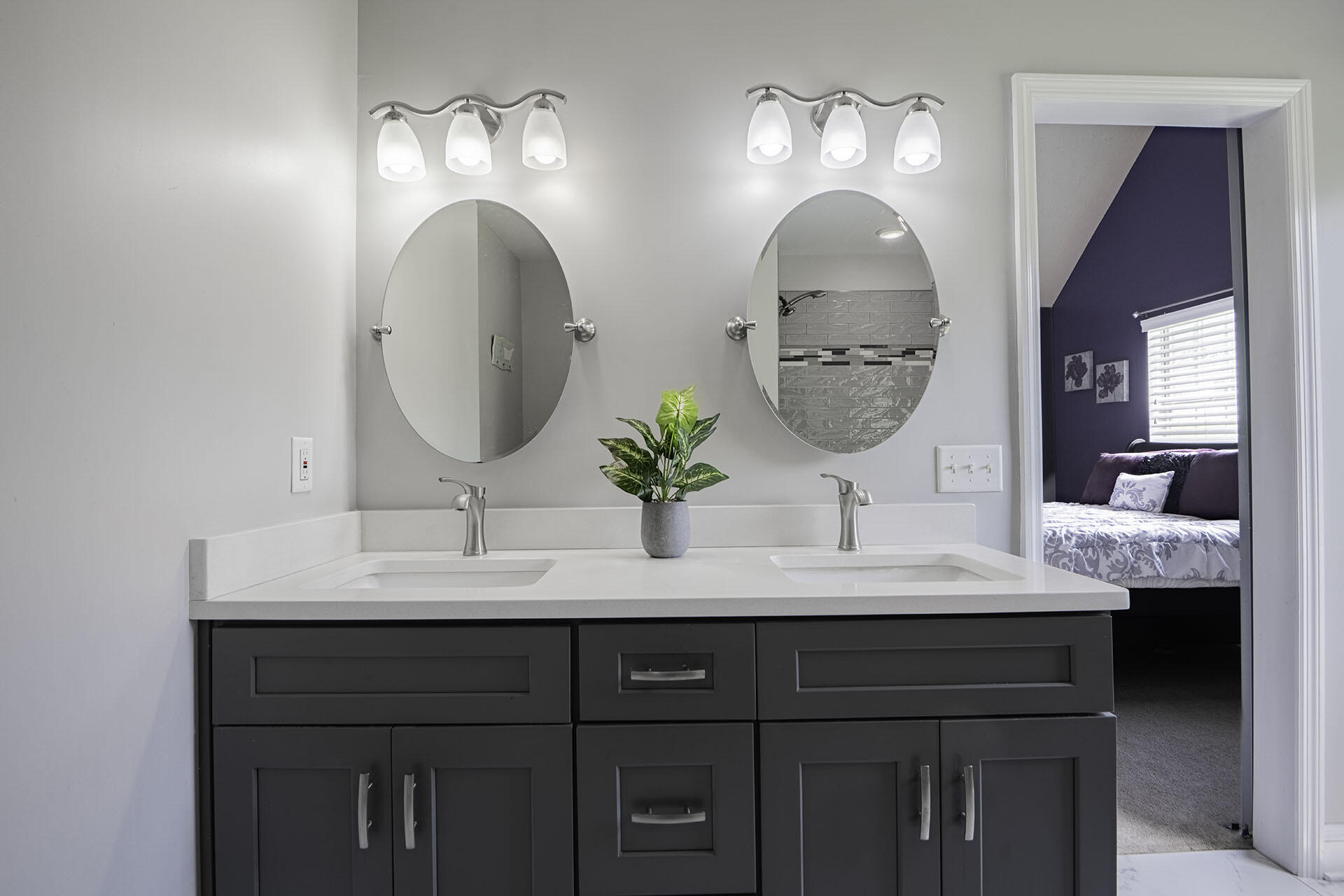 22 West Sims Ringgold, GA 30736 - Photo 8 of 16 Master bathroom