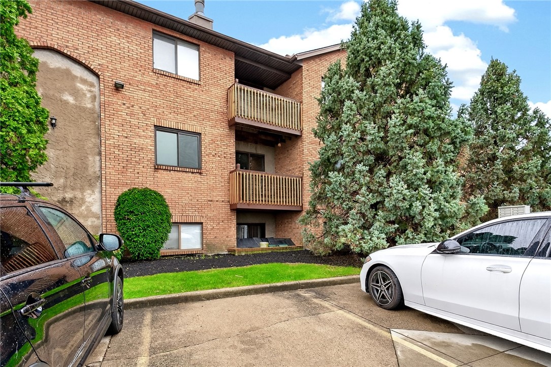 3151 Roesch Boulevard, Unit 6 Fairfield, OH 45014 - Photo 26 of 29 This multi-story brick residence offers private balconies and a well-maintained exterior.