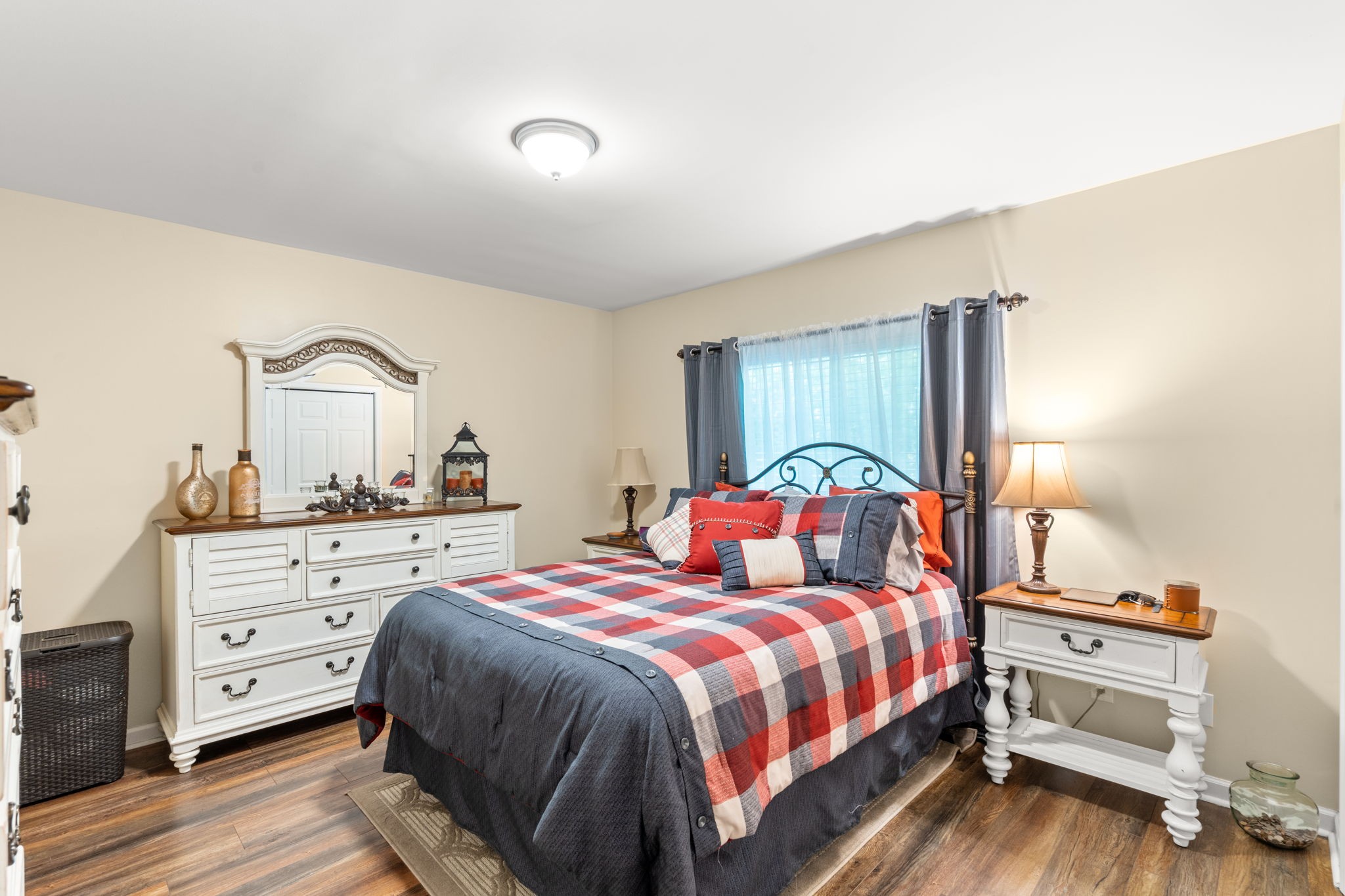 3779 Raleigh-Elam Road Santa Fe, TN 38482 - Photo 24 of 63 a bedroom with a bed and a dresser
