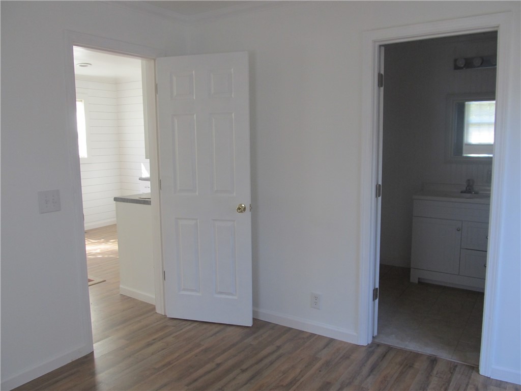 307 Cole Road Townville, SC 29689 - Photo 12 of 16 Bedroom with full bathroom
