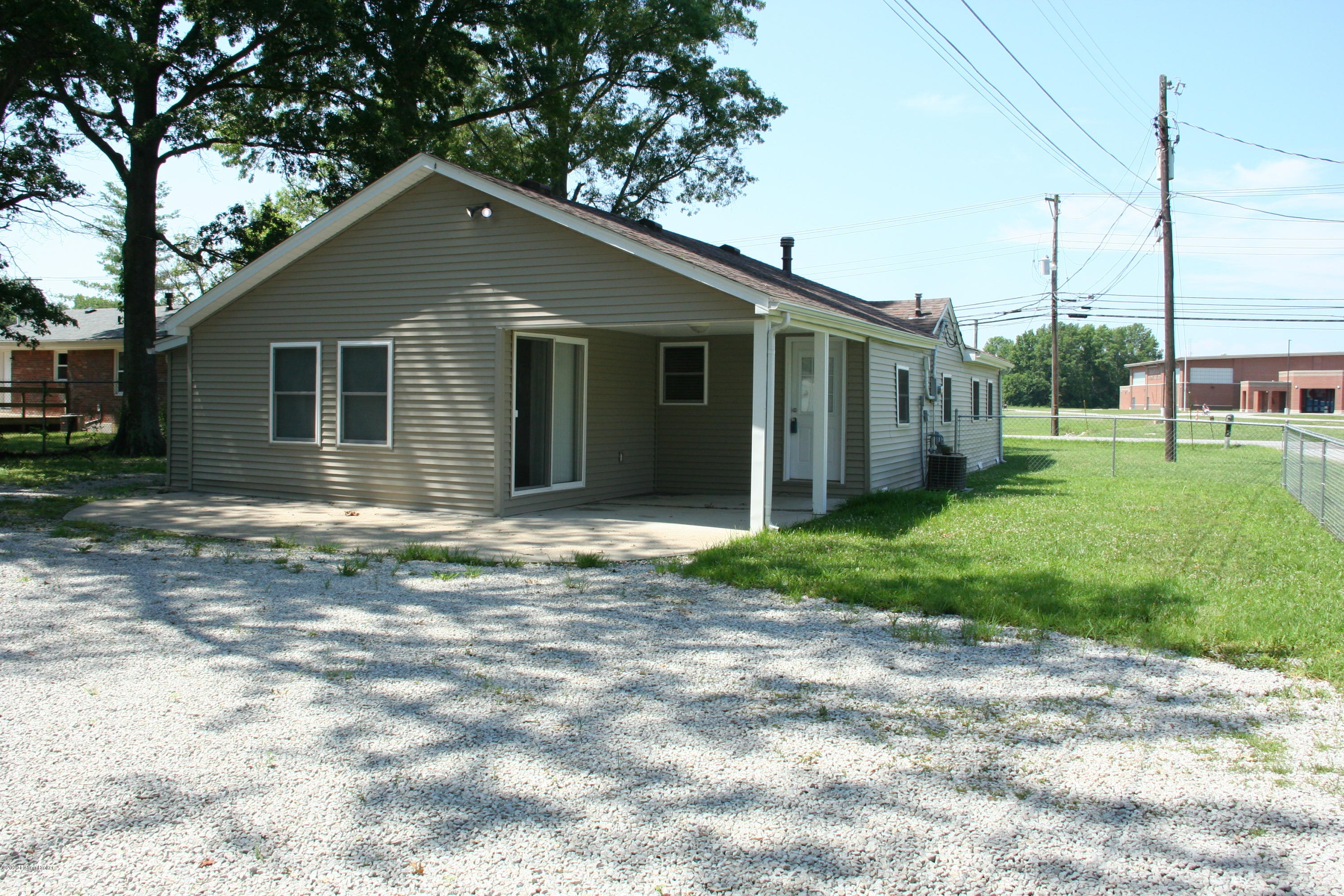 520 West Blue Lick Road Shepherdsville, KY 40165 - Photo 4 of 47 IMG_4991