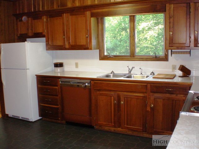 306 Trivette Hollow Road Creston, NC 28615 - Photo 13 of 24 Gallery Image 13