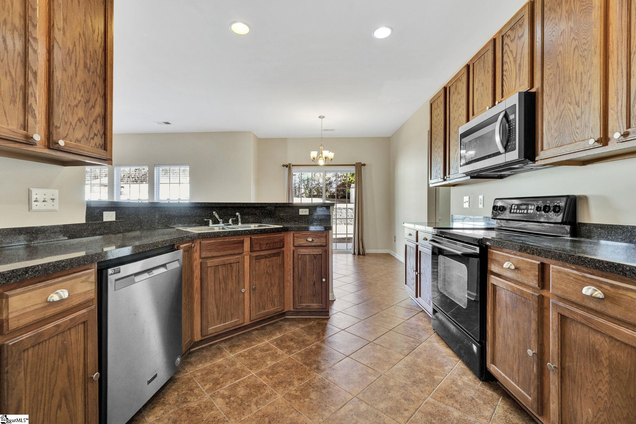 27 Irish Moss Court Simpsonville, SC 29680 - Photo 8 of 36