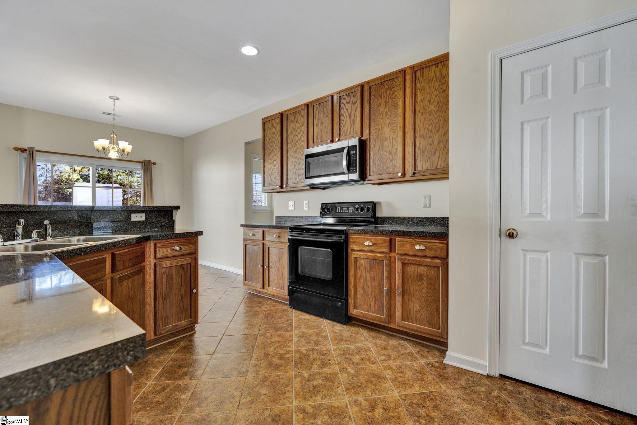 27 Irish Moss Court Simpsonville, SC 29680 - Photo 9 of 36