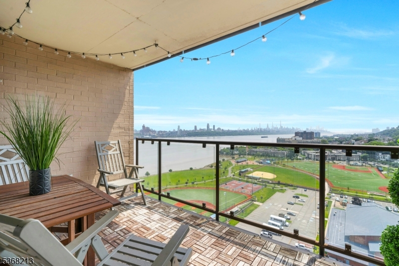 1203 River Road, Unit 19K Edgewater, NJ 07020 - Photo 20 of 26