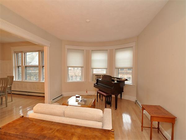 12 Kilsyth Road, Unit 4 Brookline, MA 02445 - Photo 2 of 10