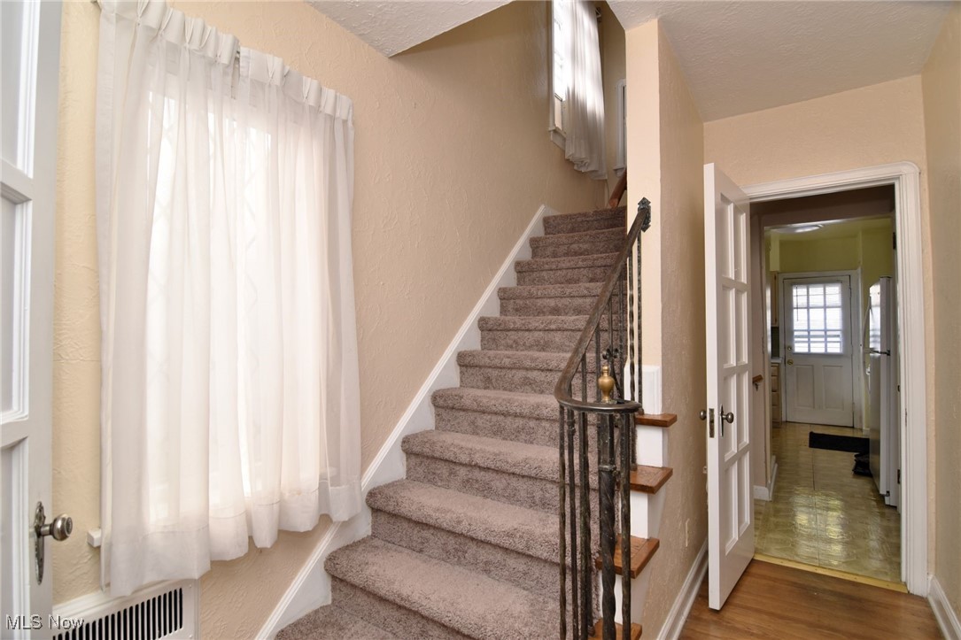 3309 Ardmore Road Cleveland, OH 44120 - Photo 5 of 37 Gallery Image 5