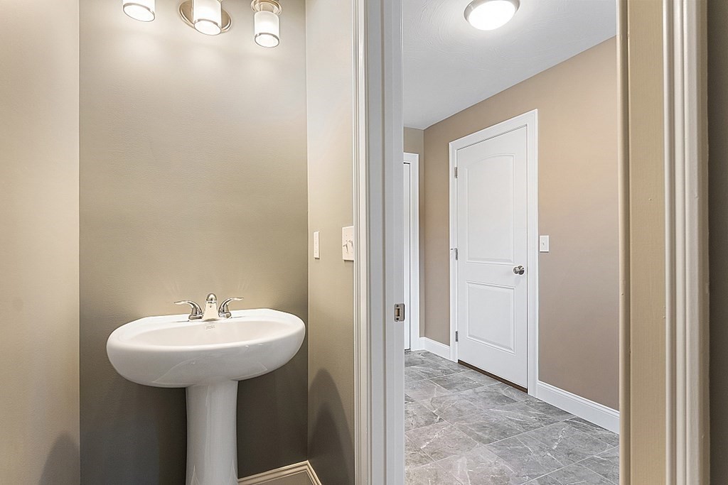 65 McIntire Road Fitchburg, MA 01420 - Photo 23 of 39 Gallery Image 23