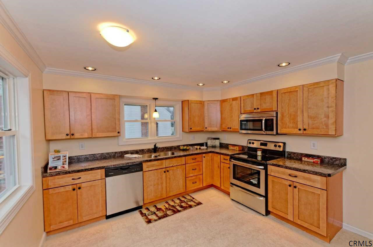35 Rapple Drive Colonie, NY 12205 - Photo 9 of 25 Photo 9