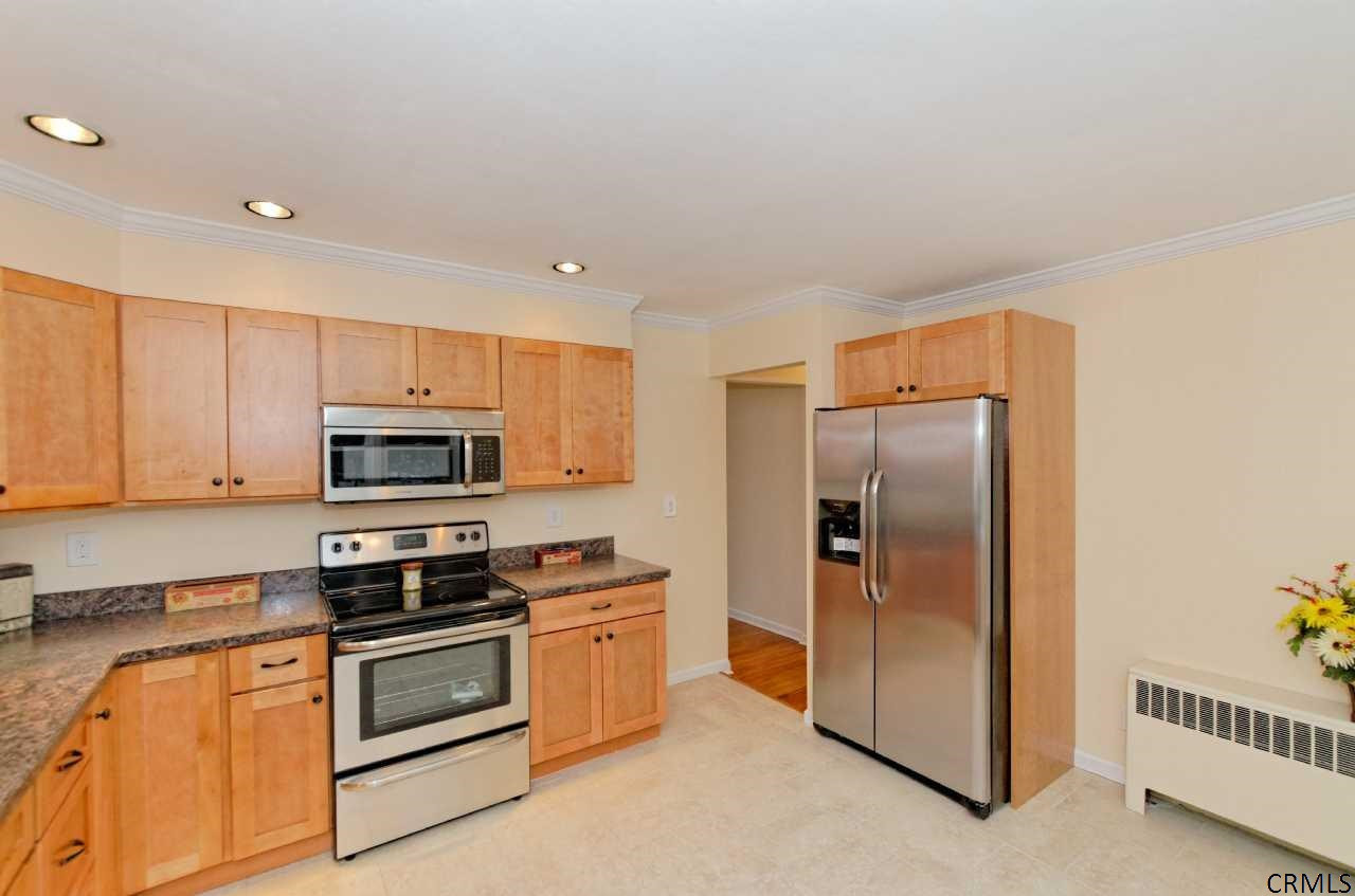 35 Rapple Drive Colonie, NY 12205 - Photo 10 of 25 Photo 10