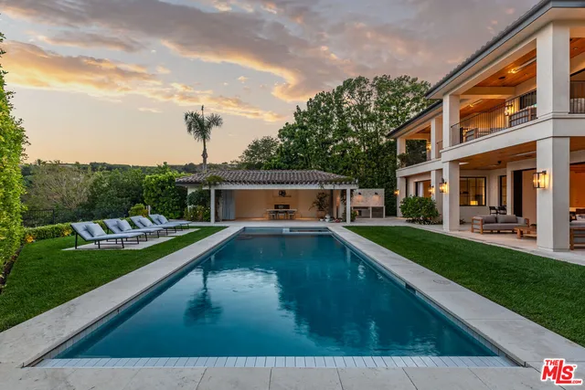a house view with a outdoor space
