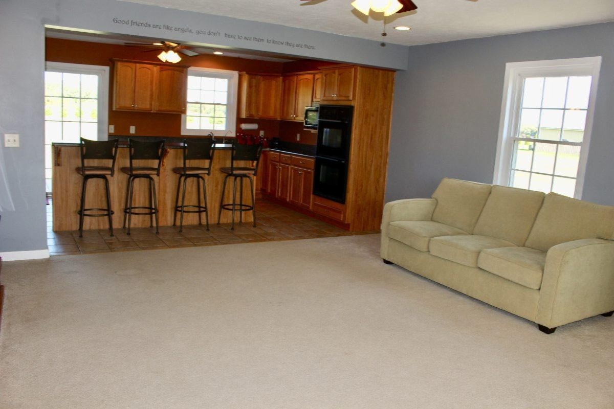 20918 State Line Road Edwardsburg, MI 49112 - Photo 4 of 21 4