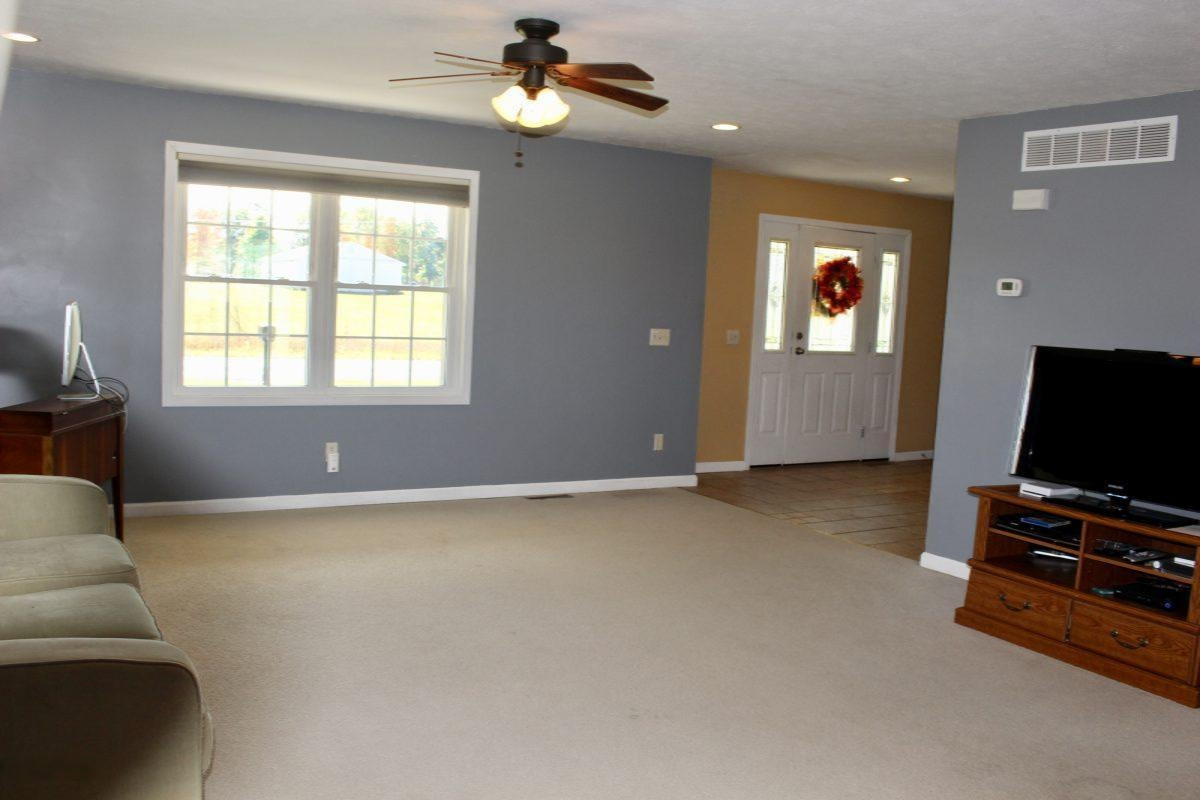 20918 State Line Road Edwardsburg, MI 49112 - Photo 8 of 21 8