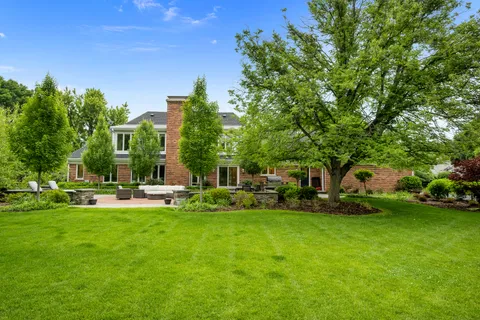 $1,695,000 | 150 North Suffolk Lane, Lake Forest, IL 60045