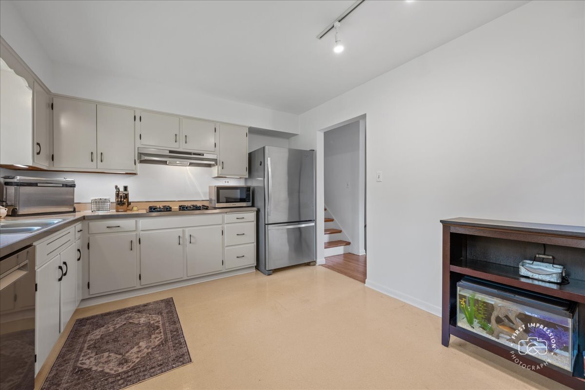 34W246 Giese Road Batavia, IL 60510 - Photo 16 of 34 Gallery Image 16