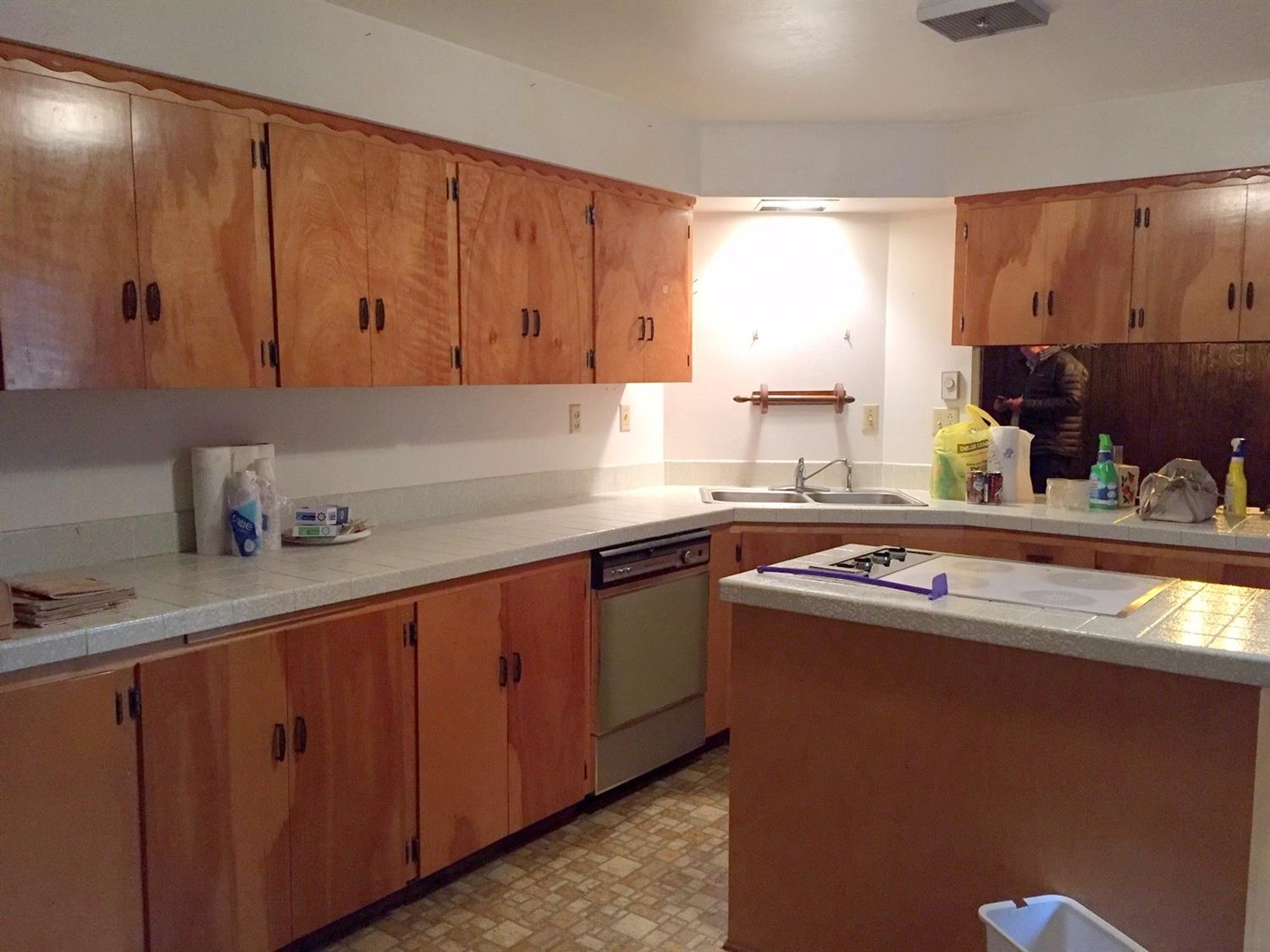 225 Pinewood Way Cave Junction, OR 97523 - Photo 7 of 24 Gallery Image 7