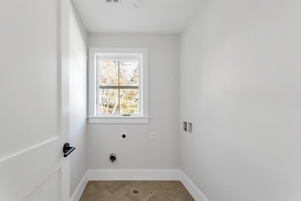 415 Poplar Street Boston, MA 02131 - Photo 25 of 31 a small space with a window