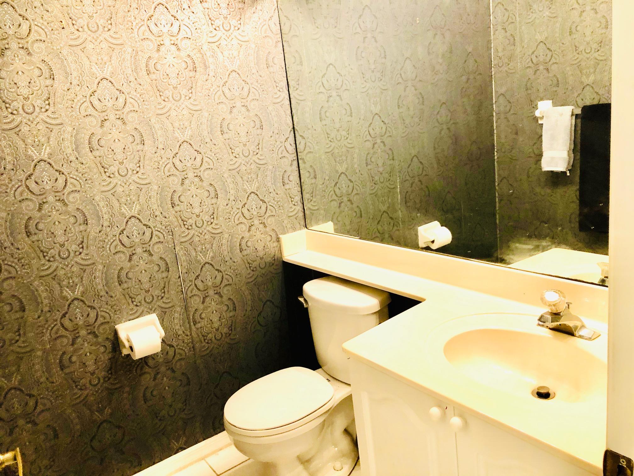 1086 Via Jardin Riviera Beach, FL 33418 - Photo 14 of 15 Half Bath