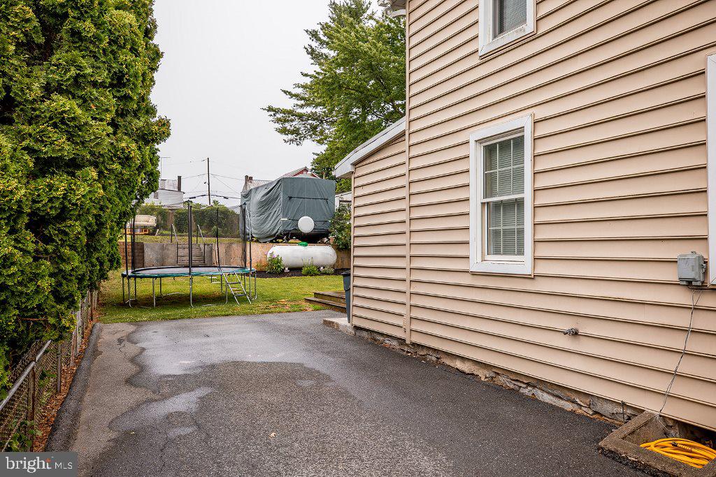 1309 Front Street Lititz, PA 17543 - Photo 4 of 43