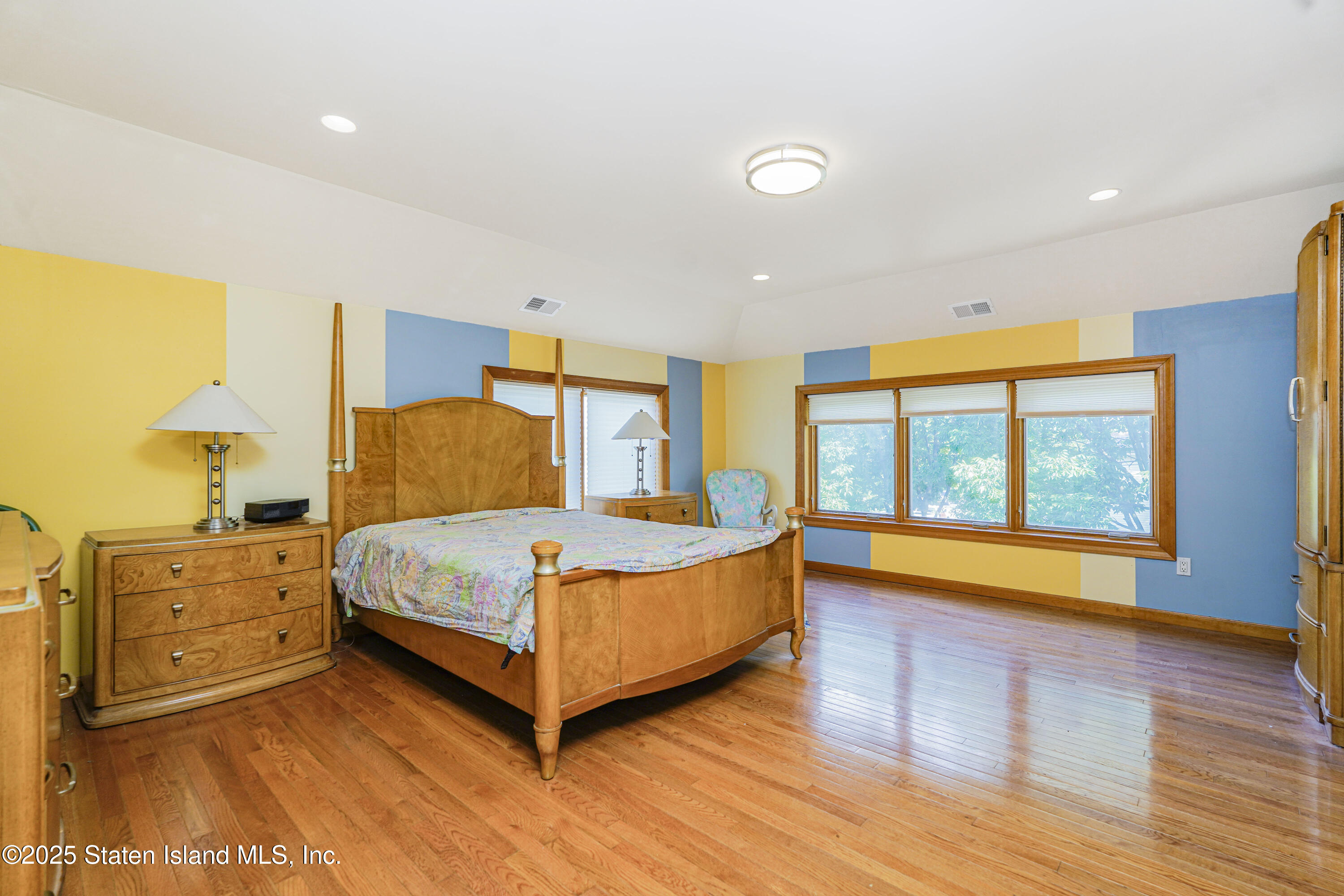 528 Rathbun Avenue Staten Island, NY 10312 - Photo 13 of 50 23