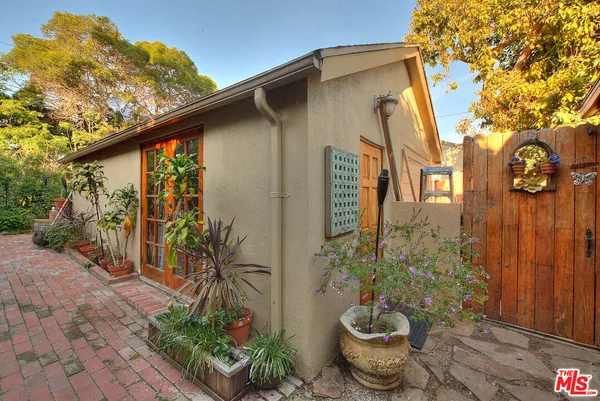 $975,000 | 305 West Ellis Avenue, Inglewood, CA 90302