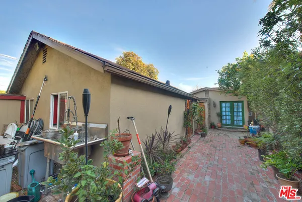 $975,000 | 305 West Ellis Avenue, Inglewood, CA 90302