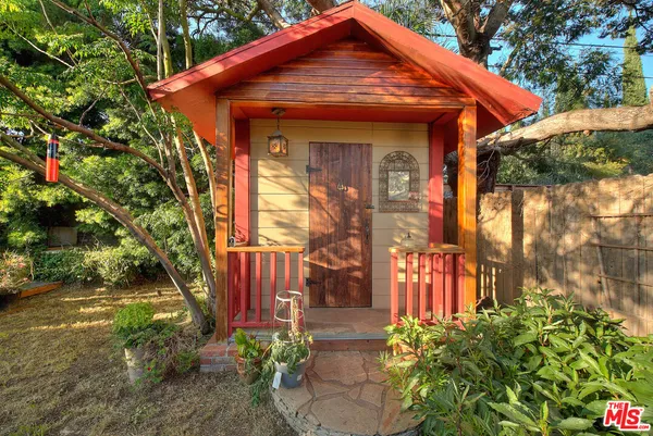 $975,000 | 305 West Ellis Avenue, Inglewood, CA 90302