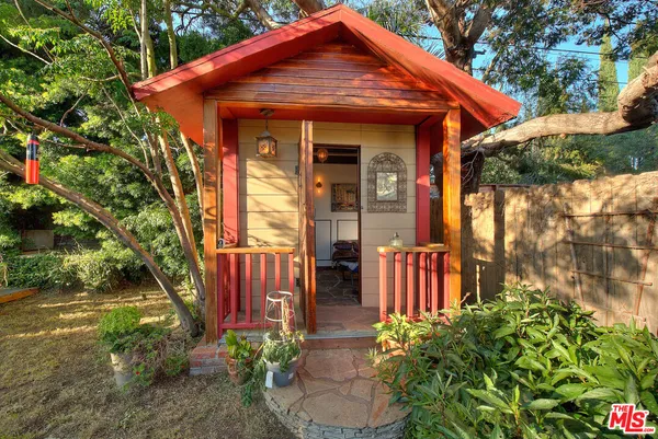 $975,000 | 305 West Ellis Avenue, Inglewood, CA 90302