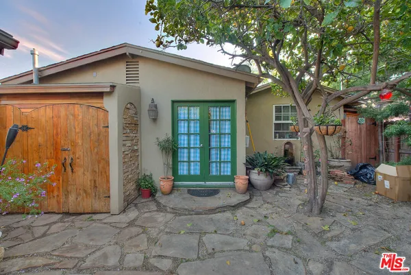 $975,000 | 305 West Ellis Avenue, Inglewood, CA 90302