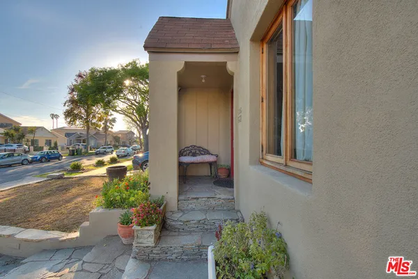 $975,000 | 305 West Ellis Avenue, Inglewood, CA 90302