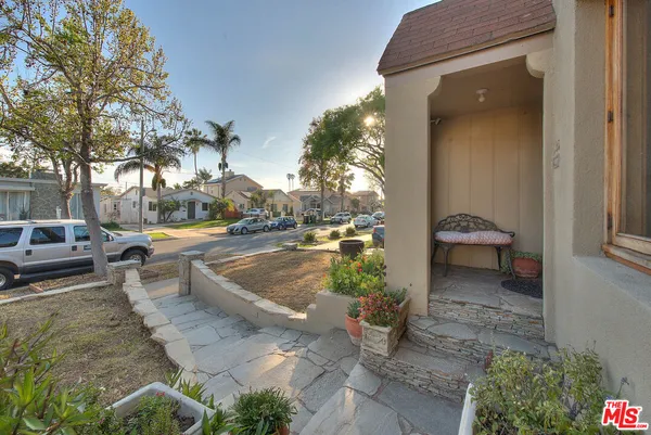 $975,000 | 305 West Ellis Avenue, Inglewood, CA 90302
