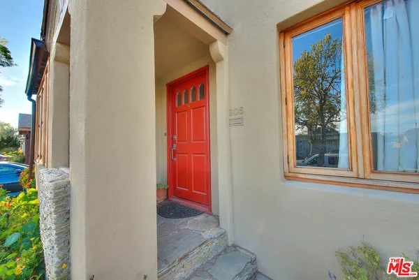 $975,000 | 305 West Ellis Avenue, Inglewood, CA 90302