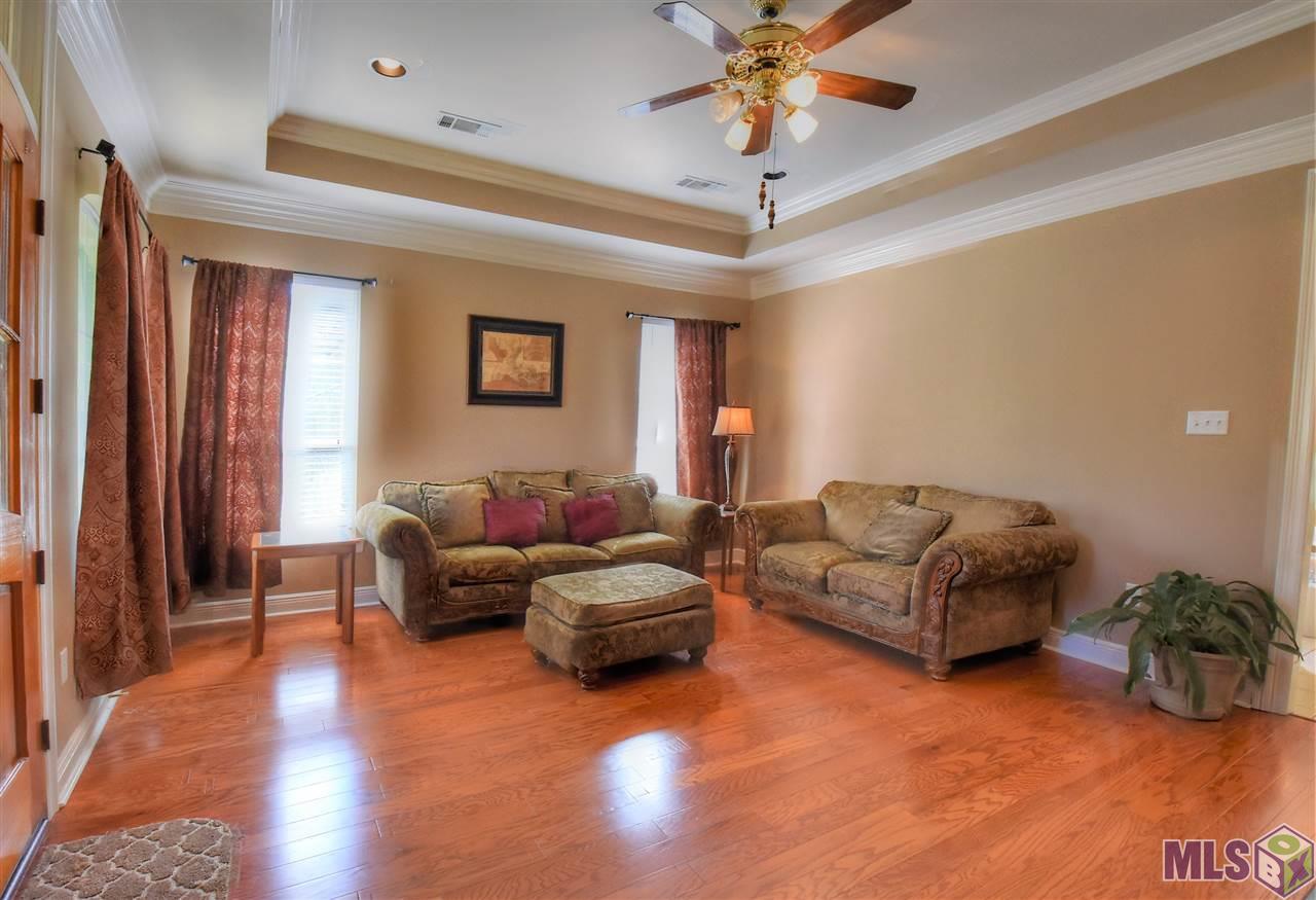 10442 Springwind Court Baton Rouge, LA 70810 - Photo 2 of 17