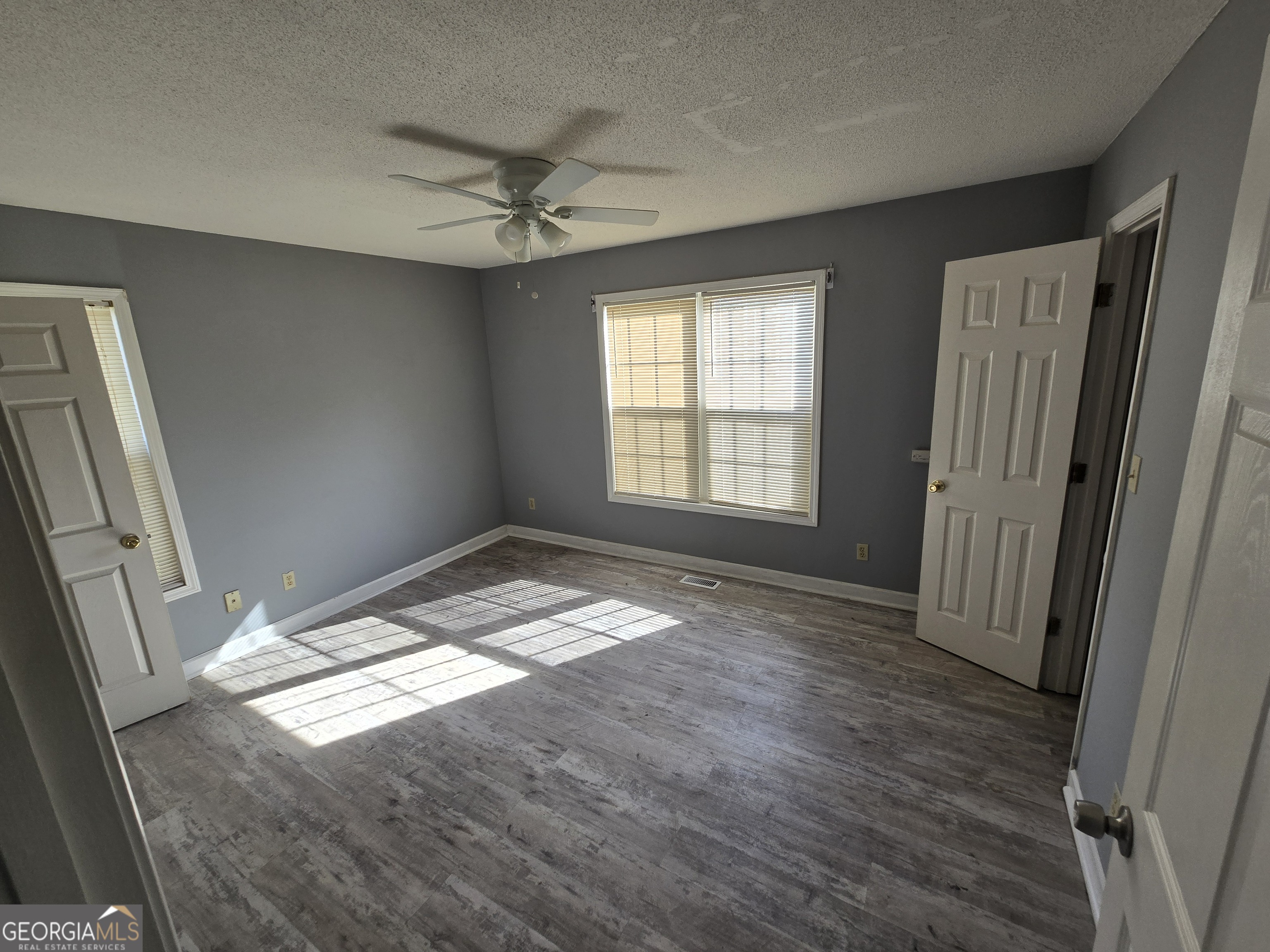 629 Hanson Street Macon, GA 31206 - Photo 14 of 20 a view of an empty room and window