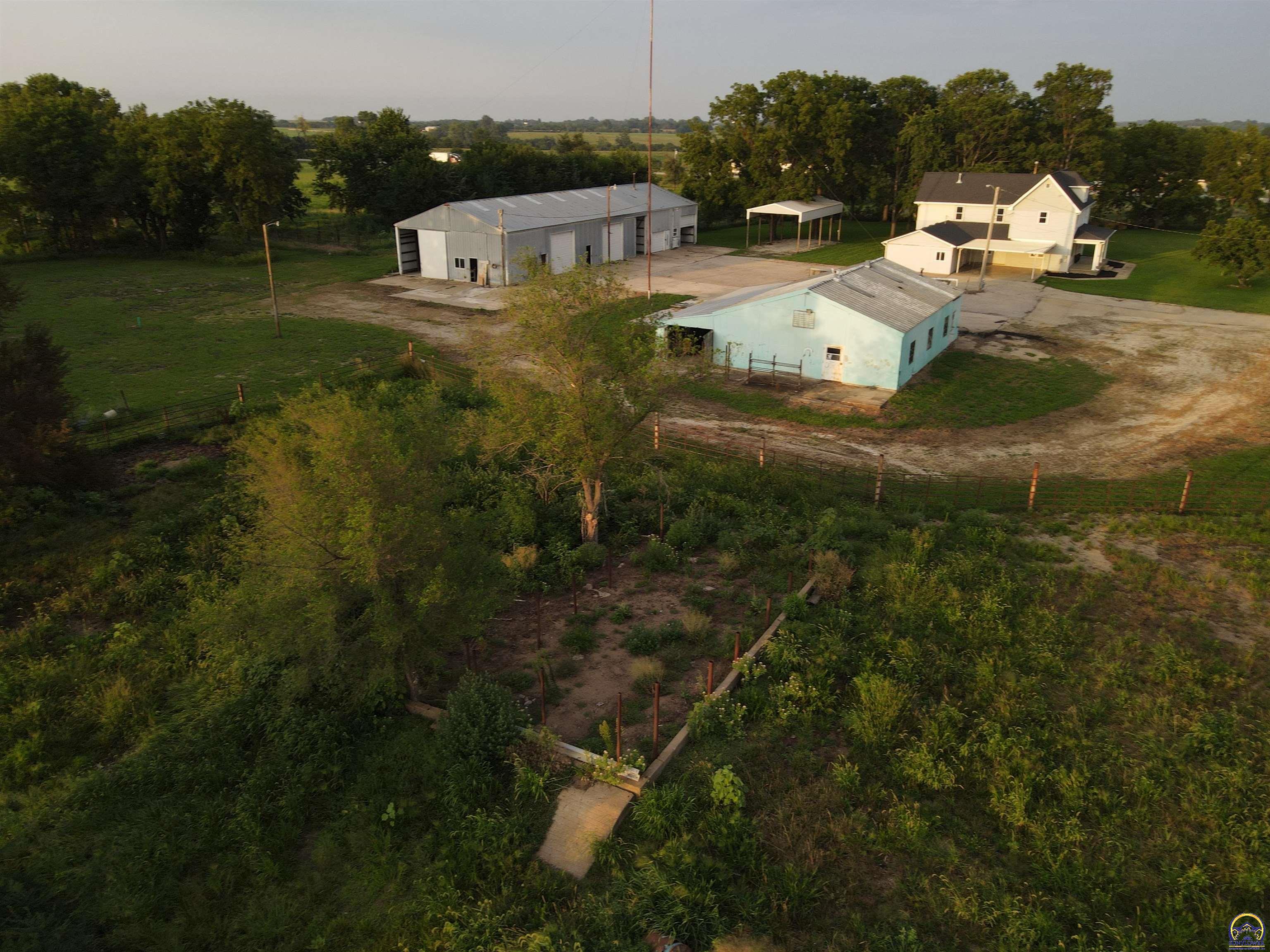 12318 246 Road Holton, KS 66436 - Photo 60 of 70