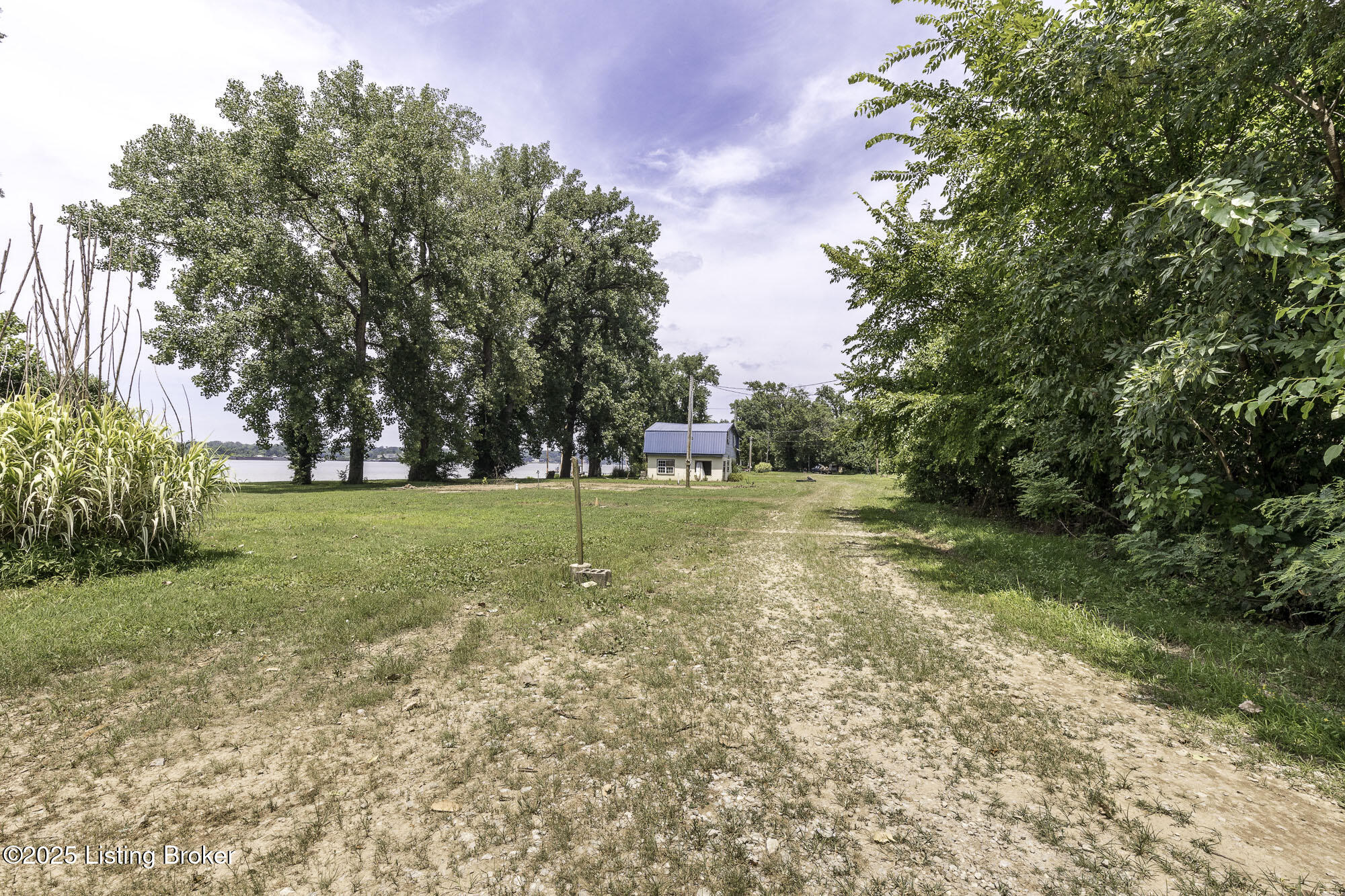 5209 River Road Louisville, KY 40222 - Photo 21 of 53 River021