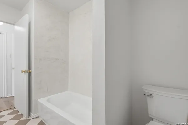$3,600 | 486 East Olmos Drive, San Antonio, TX 78212
