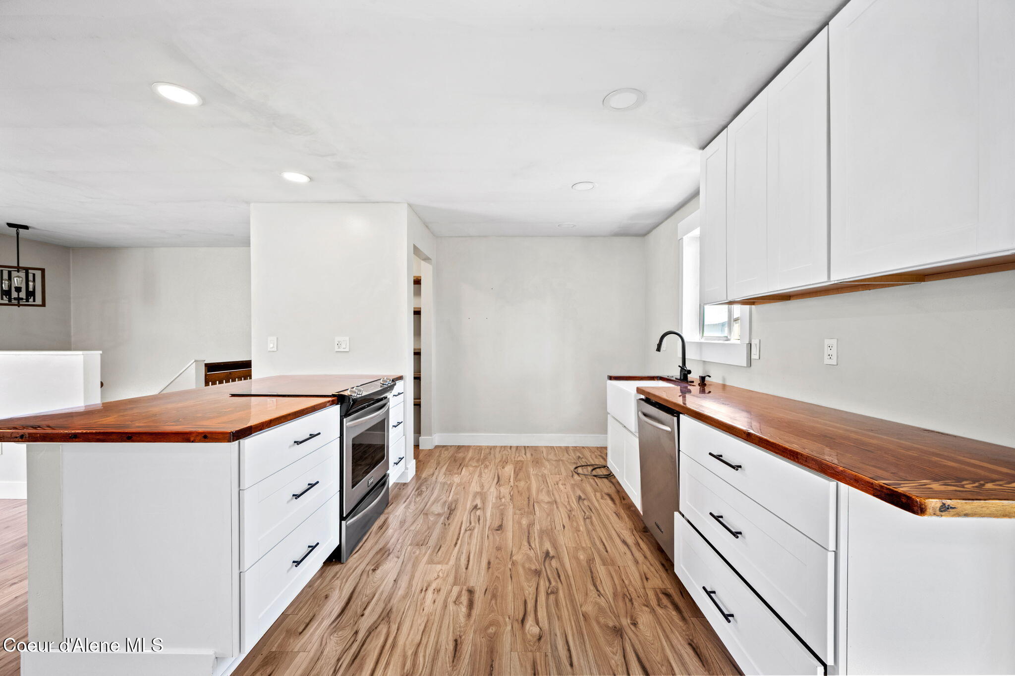 8247 Montana Street Rathdrum, ID 83858 - Photo 12 of 35 Kitchen