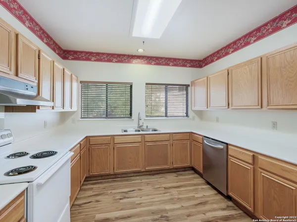 $2,300 | 9231 Linbrooke, San Antonio, TX 78250
