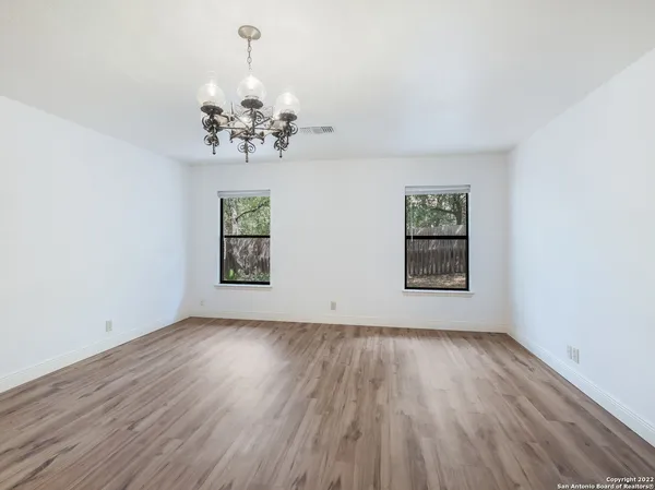 $2,300 | 9231 Linbrooke, San Antonio, TX 78250