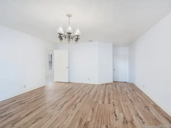 $2,300 | 9231 Linbrooke, San Antonio, TX 78250