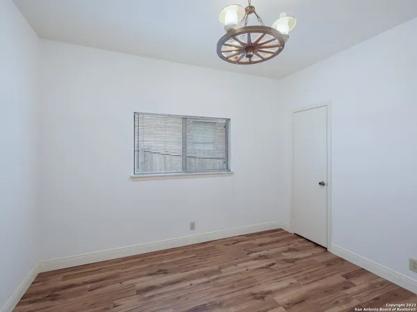 $2,300 | 9231 Linbrooke, San Antonio, TX 78250