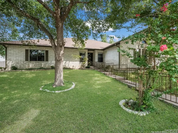 $2,300 | 9231 Linbrooke, San Antonio, TX 78250