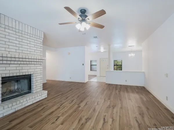 $2,300 | 9231 Linbrooke, San Antonio, TX 78250